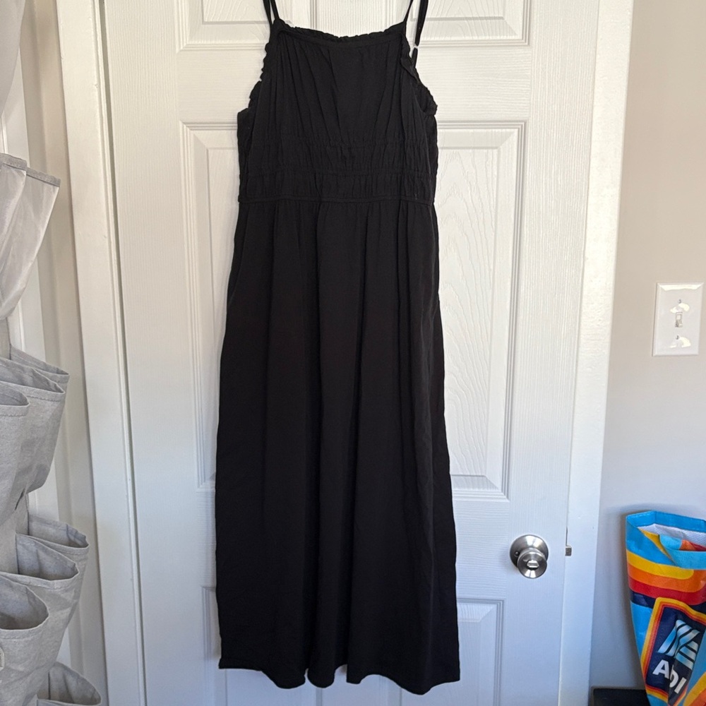 Black Sleeveless Maxi Dress